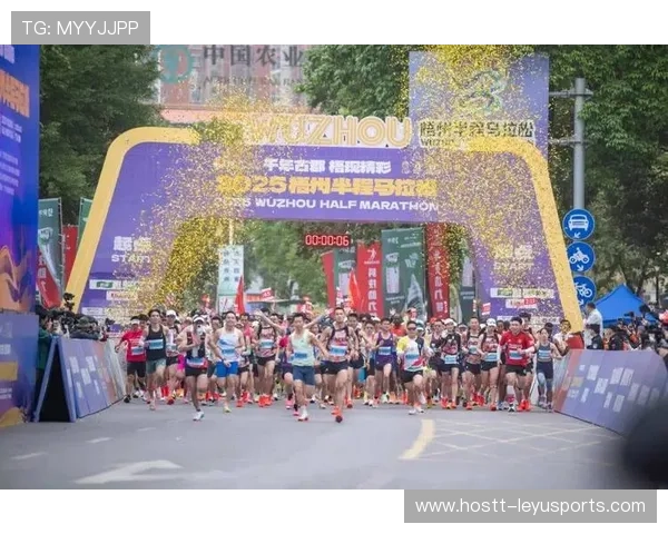 为什么 2026 年的马拉松赛事普遍引入了“实时配速追踪器”？