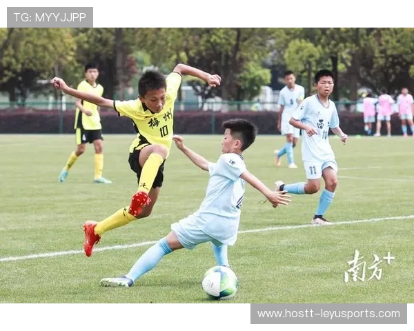 足球青训营组织国际友谊赛增进交流提升实战经验，2021足球青训